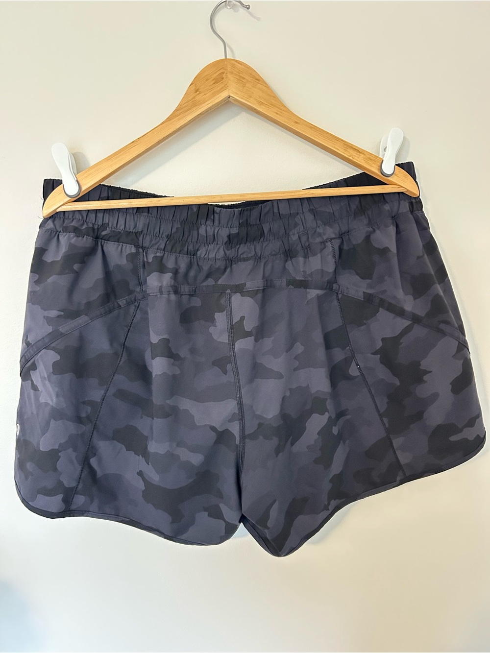 Lululemon Track That 5” Mid Rise Short - Picture 4 of 7